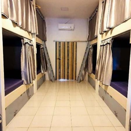 Tiny Room Hostel Toyapakeh Ngoại thất bức ảnh
