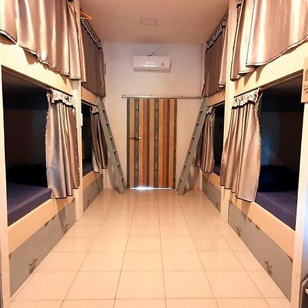 Tiny Room Hostel Toyapakeh Ngoại thất bức ảnh