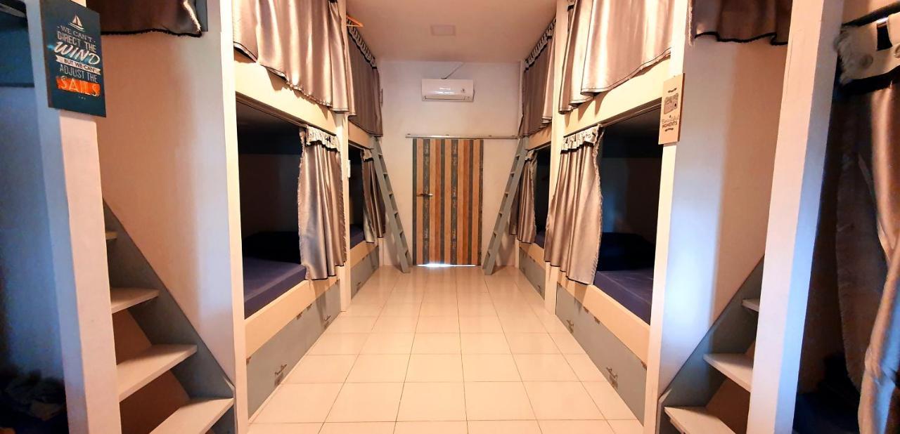 Tiny Room Hostel Toyapakeh Ngoại thất bức ảnh